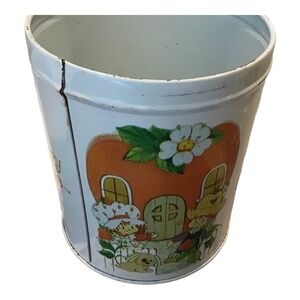 Vintage Strawberry Shortcake Tin-Round 5 x 4 inches Home Kids Decor